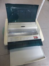 Děrovač kroužkové vazby a materiál - 3