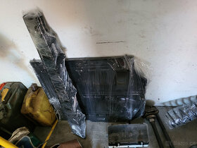 Ford Sierra plechy kufru kombi_ 702 041 467 - 3