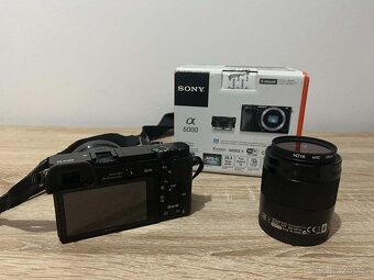 Sony Alpha A6000 s bohatým příslušenstvím - 3