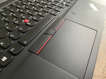 super tenké Lenovo T14s - dotyk LCD, baterie 10h, 16GB RAM - 3