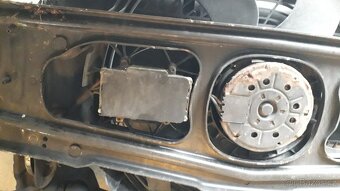 Bmw 3 e46 přední příčka zámky kapoty tlumiče nárazu sahara - 3