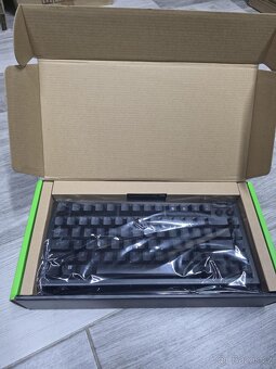 Razer BlackWidow V4 75 % - Orange - 3