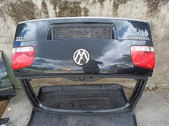 VW TOUAREG -- DVEŘE KUFRU - BEZ KOROZE - černá LC9Z - 3