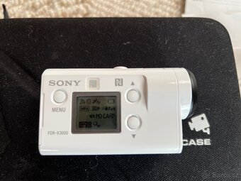Sony fdr-x3000 s příslušenstvím - 3