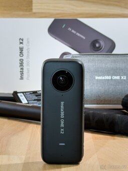 Insta360 ONE X2 + 2× baterie + selfie tyč + příslušenství - 3