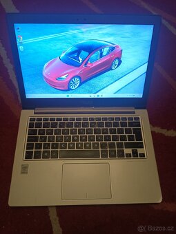 4 notebooky 8-12gb RAM - 3