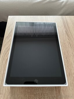 Apple iPad 9.7" (2018) 32GB Wi-Fi Space Gray - 3