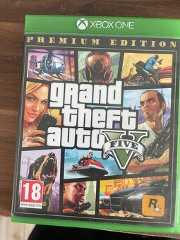 Xbox one X 1tb - 3