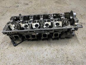 Hlava motoru VW T5 2.5 TDI 128 Kw BPC - 3