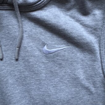 Nike šedá lehká mikina - 3