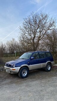 Terrano 2.4 - 3