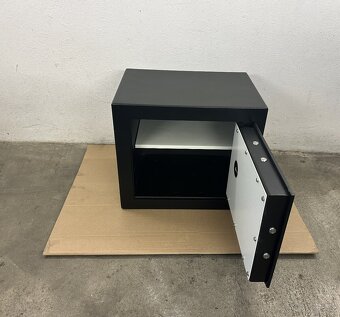 TREZOR - 3