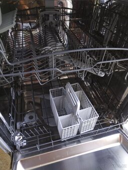 Whirlpool myčka na náhradní díly - 3