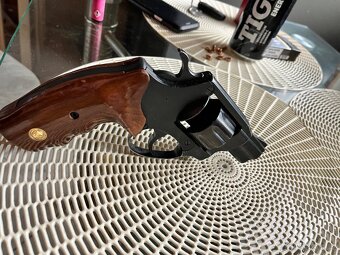 Flobertka Alfa model 620 revolver - 3