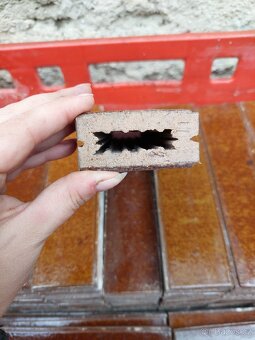 RETRO hnědé duté kachličky - 3