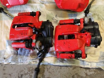 Audi a6 C7 3.0Tdi 230Kw Brzdové třmeny - 3