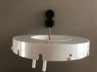 Zásobník na cívky do šicího stroje - 3