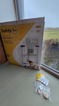 Dětská zábrana na schody Quick Close+ - 3