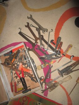 plný kufr nářadí - 3