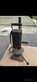 Stará stolní vrtačka - 3