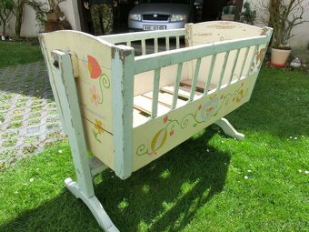 kolébka starožitná - 3