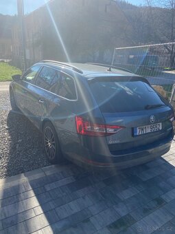Škoda Superb III šedá - 3