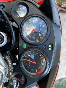 Honda CBR 125R 2005 - 3