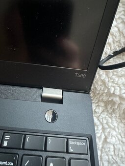 Lenovo ThinkPad T590 top stav - 3