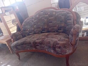 Starožitná sofa. - 3
