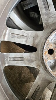 225/45R17 - 3