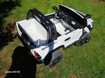 Dětské elektrické autíčko - 3