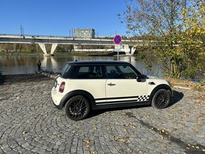Mini Cooper 1,6/90kw,automat,69000km,s možností odečíst DPH - 3