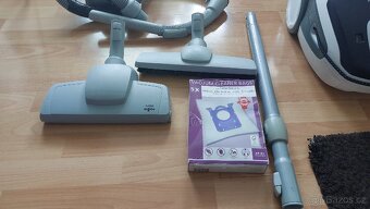 Vysavač Electrolux ZE355 2200 W - 3