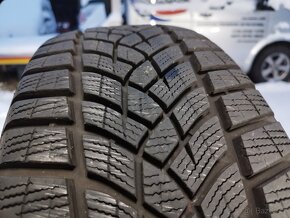 205/55 R17 95v Goodyear - 3