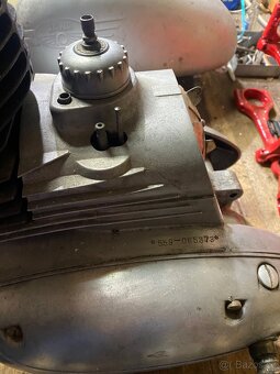 Jawa 250 motor - 3