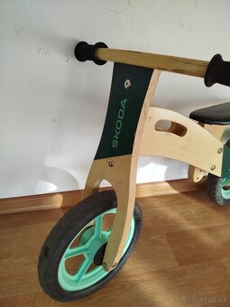 Dětské dřevěné odrážedlo Škoda - 3