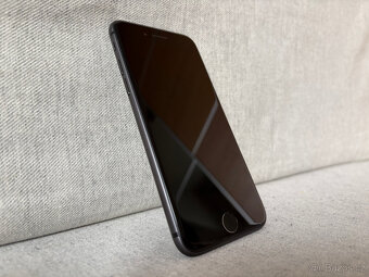 iPhone 8 256GB vesmírně šedý s původní neměněnou baterií 73% - 3