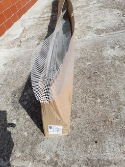 Prodám rohovou lištu 10/10 - 2,5m - 3