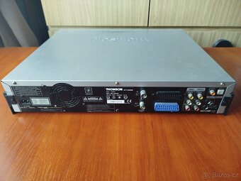 Nefunkční DVD rekordér Thomson DTH 8000EB - 3