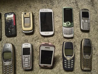 Staré mobily - 3