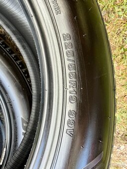 Bridgestone Alenza 225/55 R19 99V Letní - 3