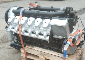Motor Tatra 815 (12-ti válec) - 3