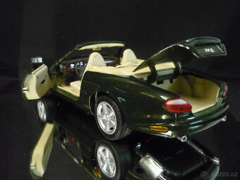 Jaguar XK8 Maisto 1/18 - 3