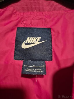 Bunda Nike vel L se schovanou kapuci vevnitř,nosena ale pora - 3