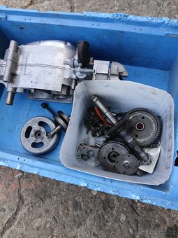 Motor Jawetta,krasny szav 2500kc - 3