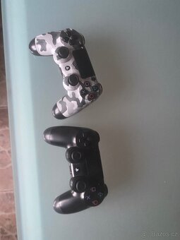 PlayStation 4 + 2 ovladače a hry - 3