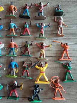 Indiáni a kovbojové 32ks - 3