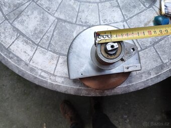 Brousící nástavec na na nějaký průmyslový robot. - 3