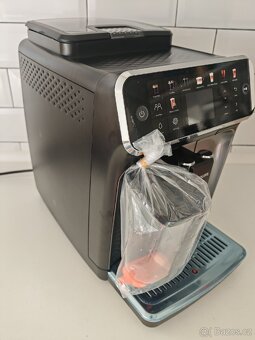 Kávovar Philips EP5500 + záruka 12 měsíců - 3