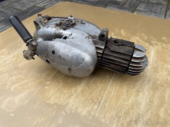 Motor Jawa 550 555 - 3